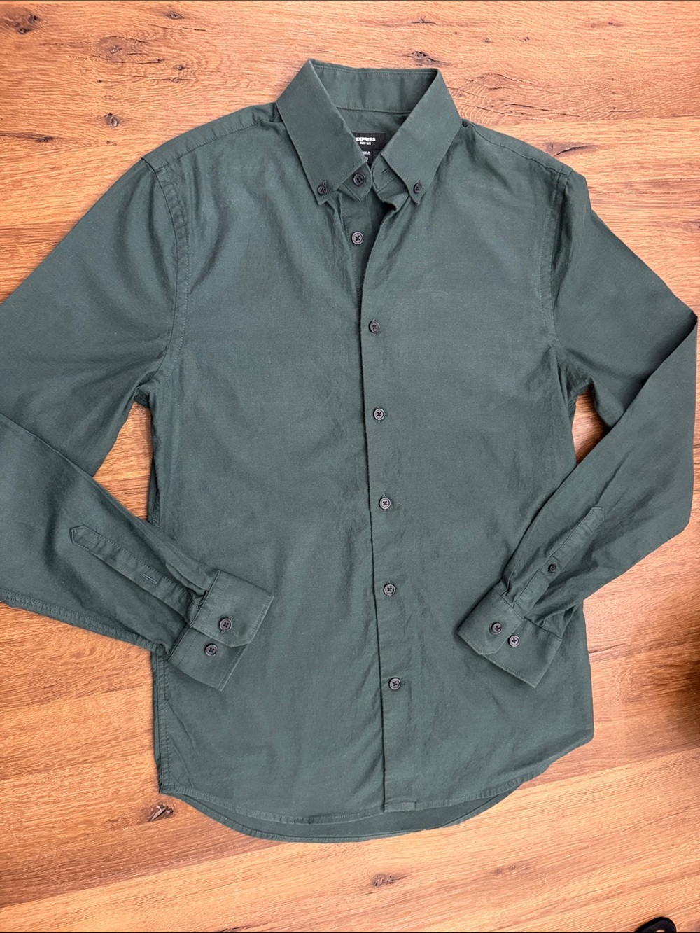 Express Long-Sleeve Button-Down Shirt in Forest Green